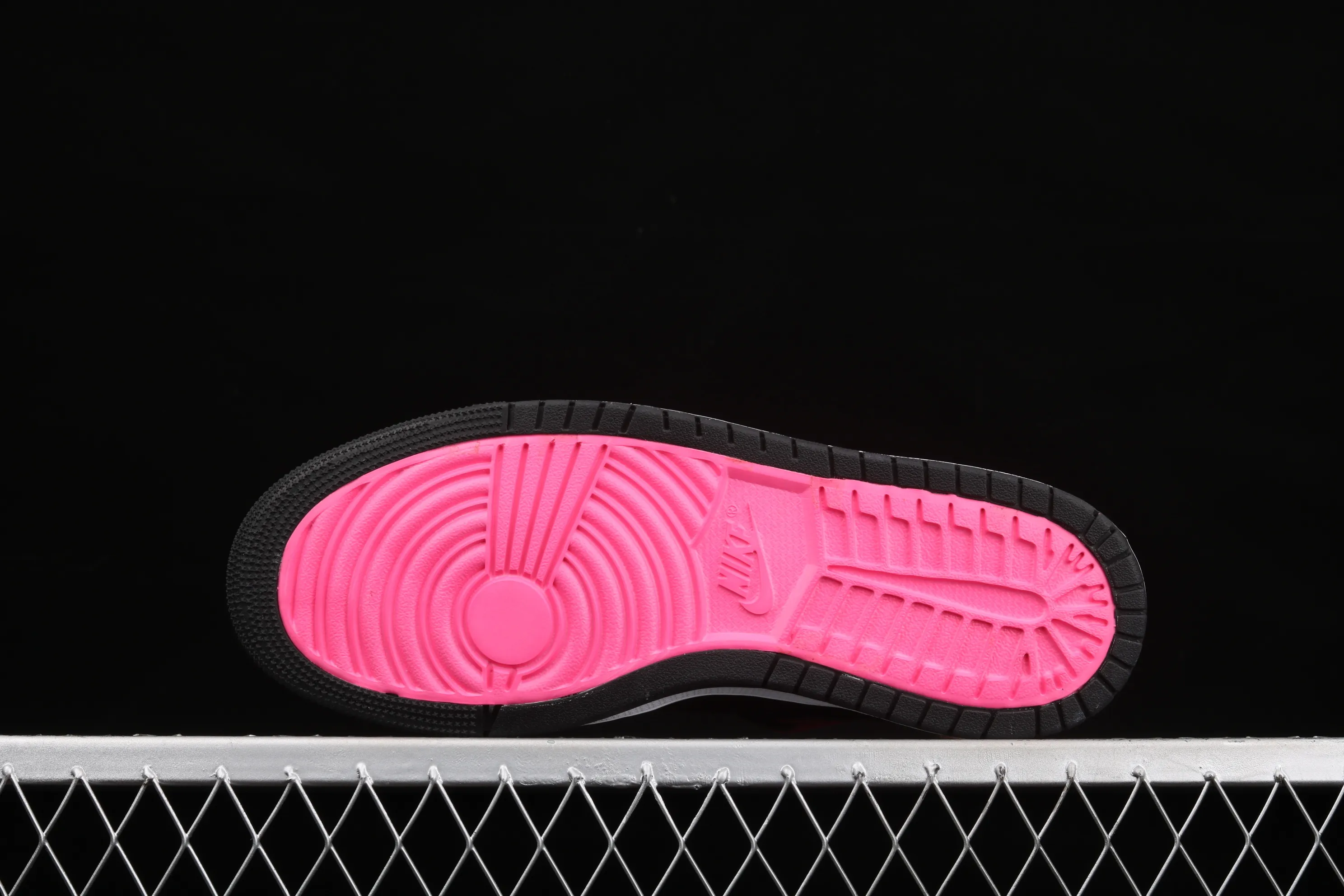 All categories Air Jordan Jordan series basketball shoes Air Jordan 1 High Air Jordan 1 Zoom Air CMFT AJ1 Joe 1 black powder CT0978-601